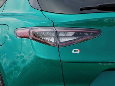 New 2025 Alfa Romeo Stelvio Sprint AWD/4WD image 10