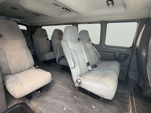Used 2016 Chevrolet Express 3500 LT w/ LT Preferred Equipment Group RWD image 33