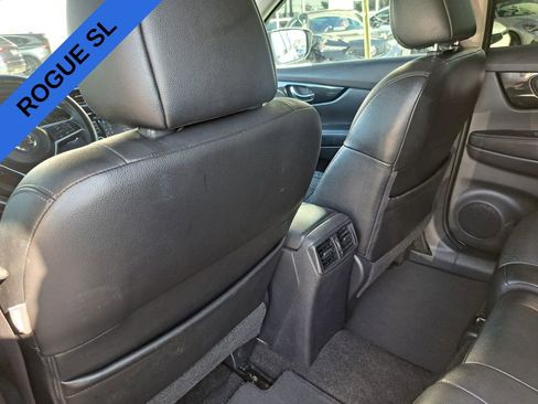 Used 2017 Nissan Rogue SL image 21