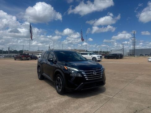 Certified 2024 Nissan Rogue SV FWD image 1