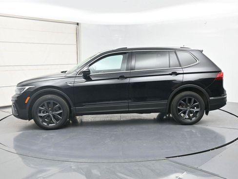 Used 2022 Volkswagen Tiguan SE w/ Panoramic Sunroof Package AWD/4WD image 21