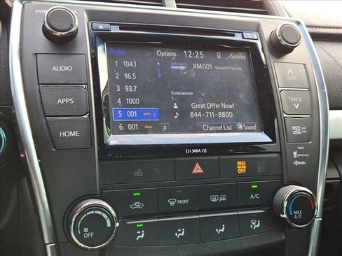 Used 2017 Toyota Camry SE image 14