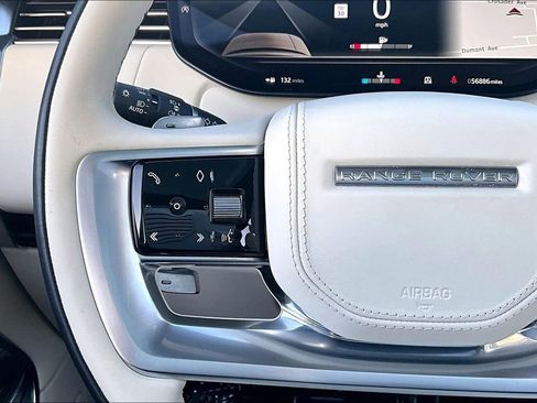 Used 2023 Land Rover Range Rover Long Wheelbase SE image 11