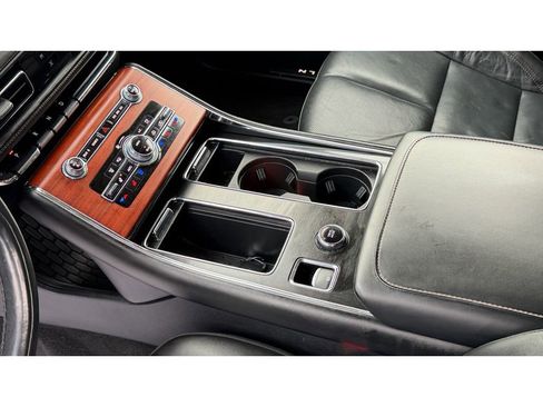 Used 2022 Lincoln Aviator Reserve w/ Equipment Group 201A image 11