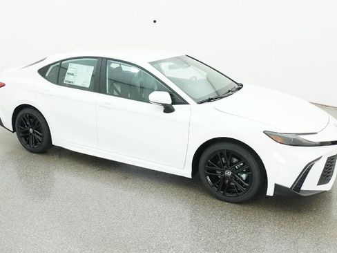 New 2026 Toyota Camry SE image 12