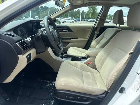 Used 2016 Honda Accord EX image 12