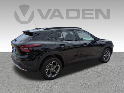 New 2025 Chevrolet Trax LT w/ Driver Confidence Package image 23