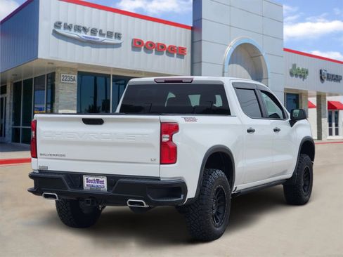 Used 2024 Chevrolet Silverado 1500 LT Trail Boss AWD/4WD image 5