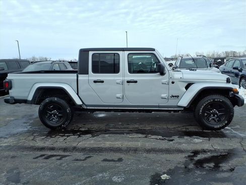 Used 2023 Jeep Gladiator Sport image 27