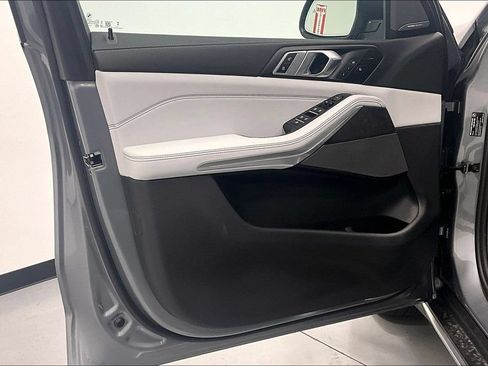 Used 2026 BMW X5 sDrive40i w/ Executive Package RWD image 18