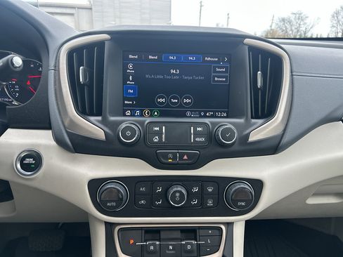 Used 2022 GMC Terrain Denali w/ Denali Premium Package image 16