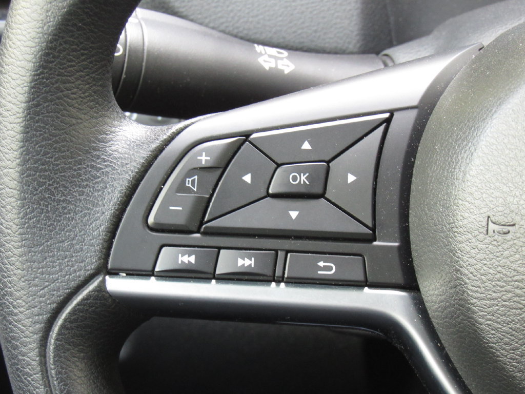 Used 2025 Nissan Leaf S FWD image 22
