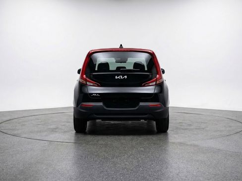 Used 2025 Kia Soul LX w/ LX Technology Package FWD image 7