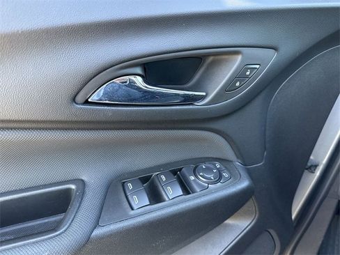 Used 2023 Chevrolet Equinox RS image 17
