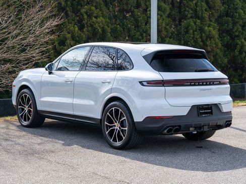 Certified 2025 Porsche Cayenne S w/ Premium Package Plus image 3