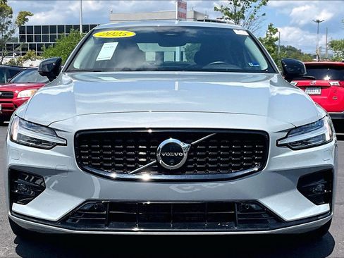 Used 2025 Volvo S60 B5 Plus FWD image 3