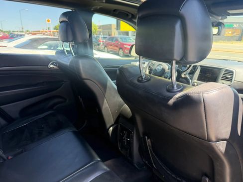 Used 2017 Jeep Grand Cherokee Altitude RWD image 13