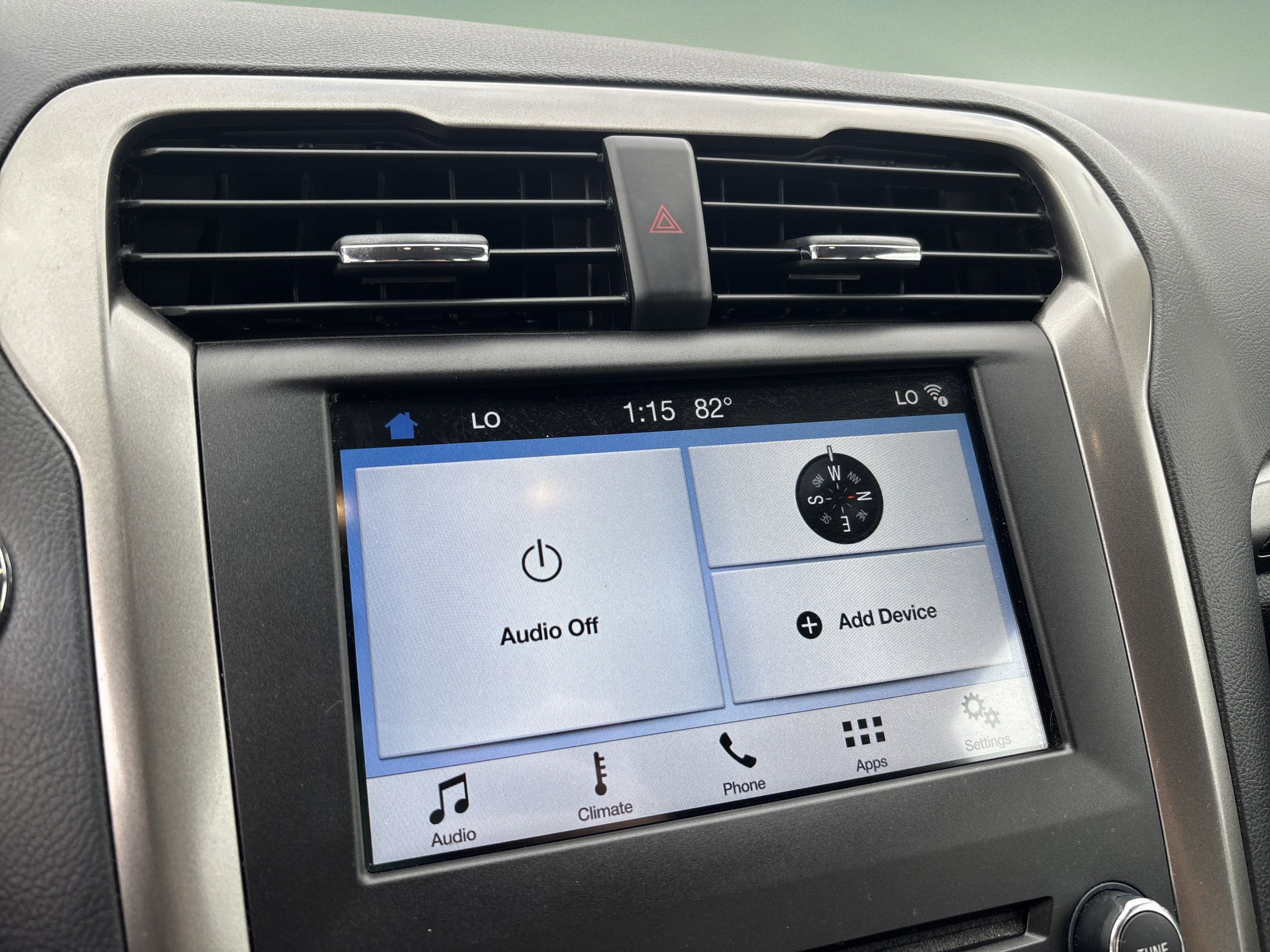 Used 2018 Ford Fusion SE w/ Fusion SE Technology Package FWD image 18