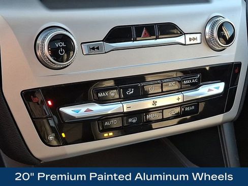 Used 2022 Ford Explorer XLT w/ Equipment Group 202A image 22