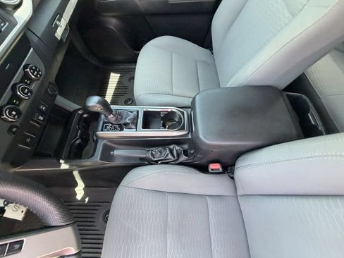 Used 2019 Toyota Tacoma SR5 RWD image 18