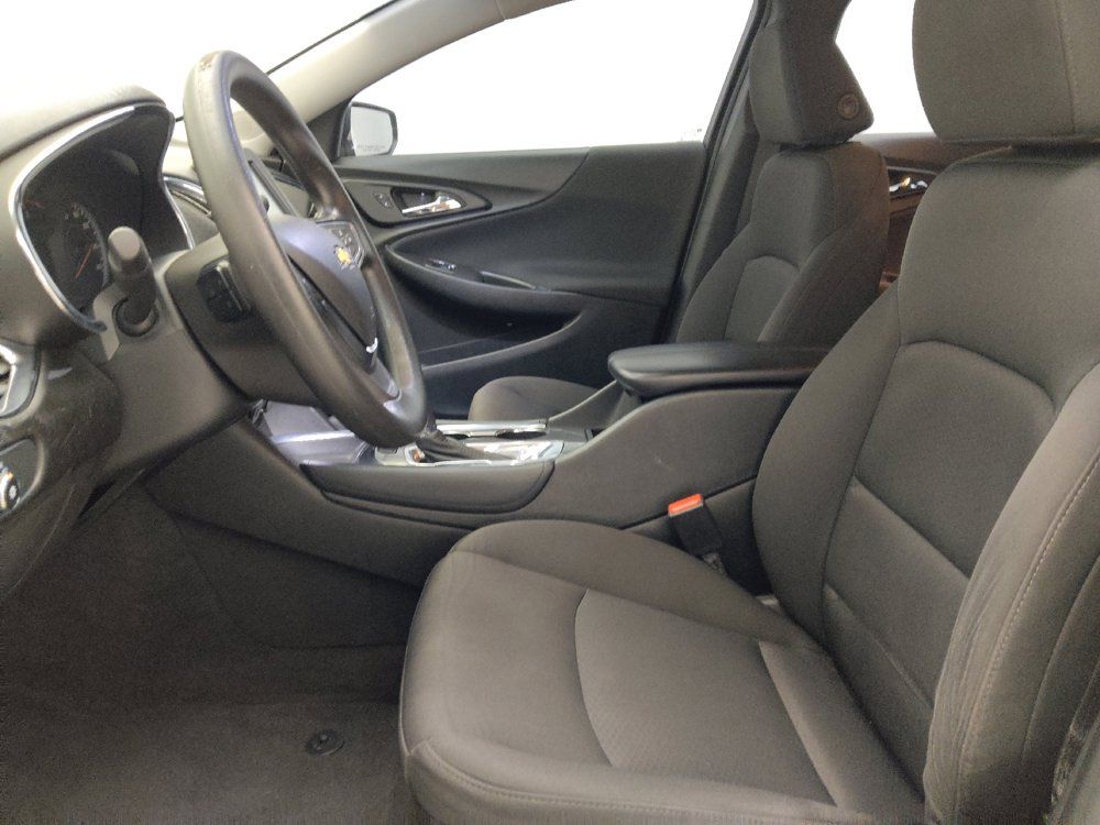 Used 2018 Chevrolet Malibu LT FWD image 17
