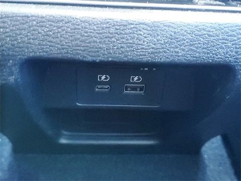 Used 2024 Mitsubishi Outlander SE image 15