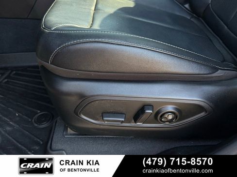 Used 2023 Jeep Grand Cherokee Limited w/ Luxury Tech Group II AWD/4WD image 11