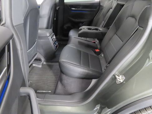 Certified 2025 Porsche Macan 4S Electric AWD/4WD image 44