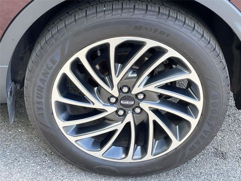 Used 2019 Lincoln Nautilus Reserve AWD/4WD image 8