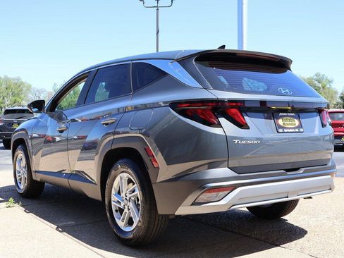 New 2025 Hyundai Tucson SE image 4