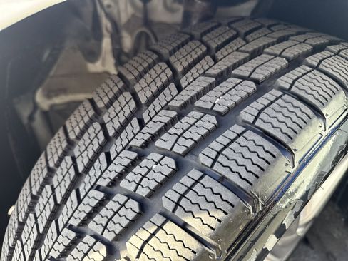 Used 2021 Toyota Avalon XLE image 10