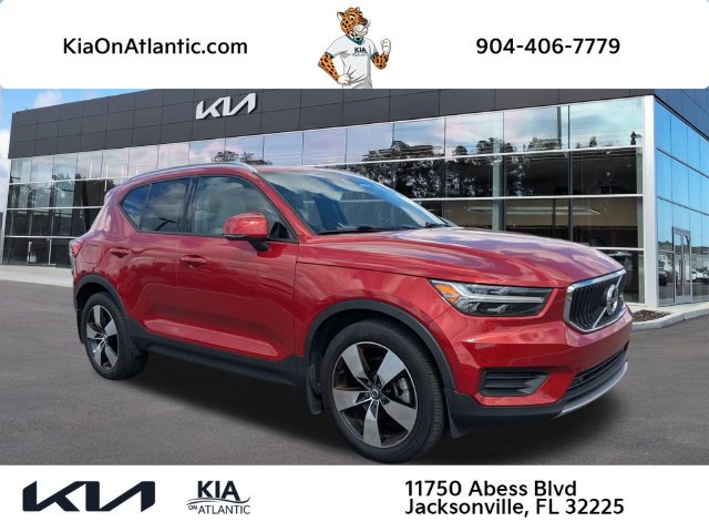 Used 2020 Volvo XC40 T5 Momentum w/ Protection Package Premier AWD/4WD image 1