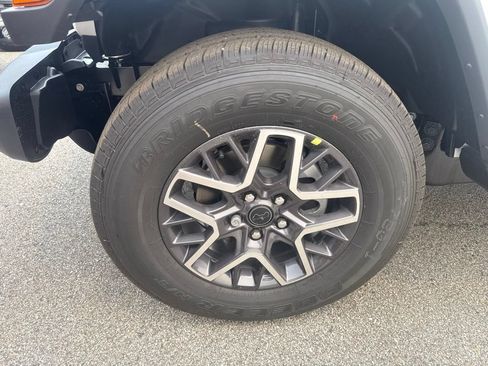 New 2026 Jeep Wrangler Unlimited Sahara AWD/4WD image 9