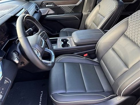 Used 2025 GMC Acadia Denali w/ Super Cruise Package image 20