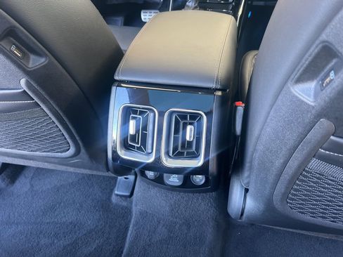 Certified 2023 Kia Sorento SX image 21