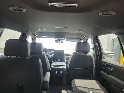 Used 2025 GMC Yukon Denali AWD/4WD image 18