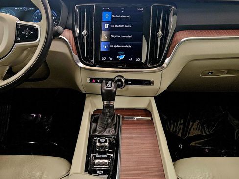 Used 2021 Volvo S60 T5 Momentum w/ Climate Package image 14