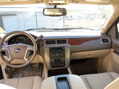 Used 2013 GMC Yukon SLT w/ SLT-2 Equipment Package image 12