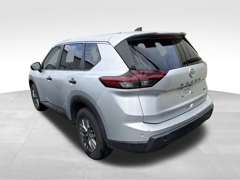 Used 2024 Nissan Rogue S AWD/4WD image 5