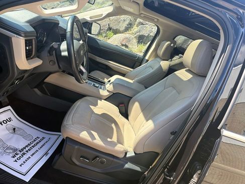 Used 2023 Ford Expedition Limited AWD/4WD image 16