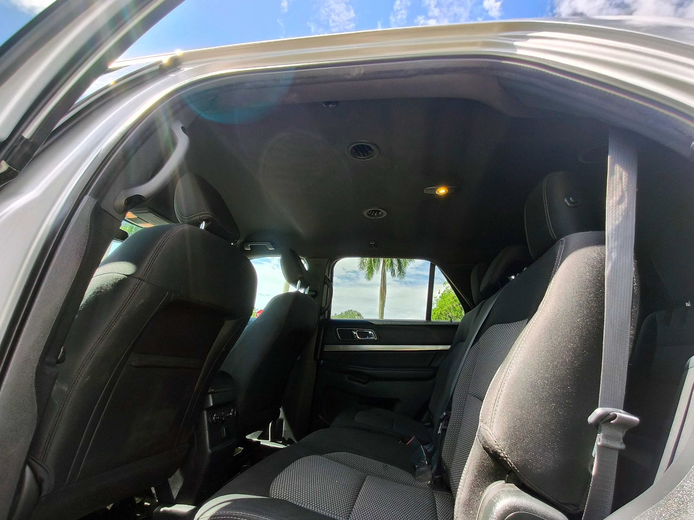 Used 2018 Ford Explorer XLT w/ Equipment Group 201A FWD image 30