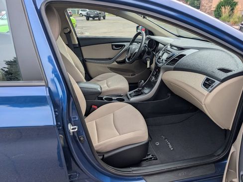 Used 2015 Hyundai Elantra SE w/ Option Group 02 FWD image 11