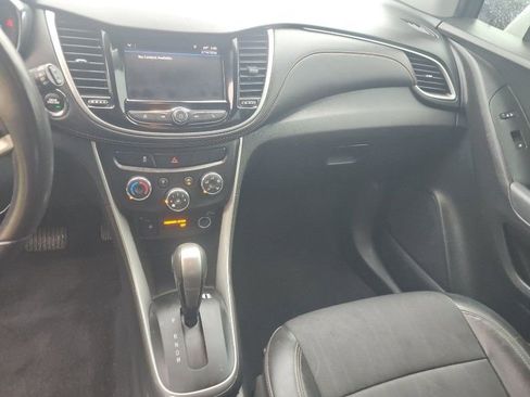 Used 2020 Chevrolet Trax LT w/ LT Convenience Package image 15