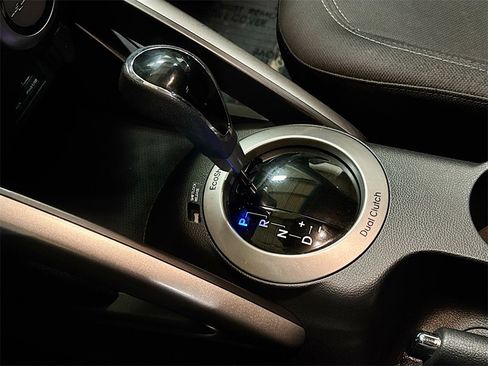 Used 2012 Hyundai Veloster Base image 17