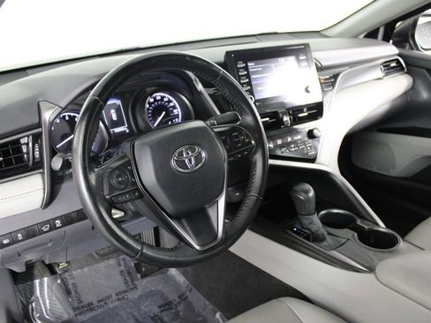 Used 2021 Toyota Camry SE FWD image 17