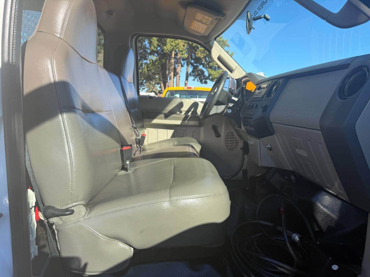 Used 2010 Ford F550 2WD Regular Cab Super Duty image 24