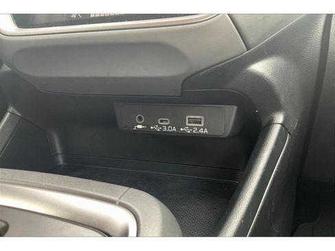 Used 2024 Subaru Crosstrek 2.0i Premium image 34
