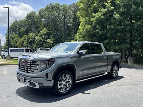 Used 2025 GMC Sierra 1500 Denali w/ Denali Reserve Package AWD/4WD image 5