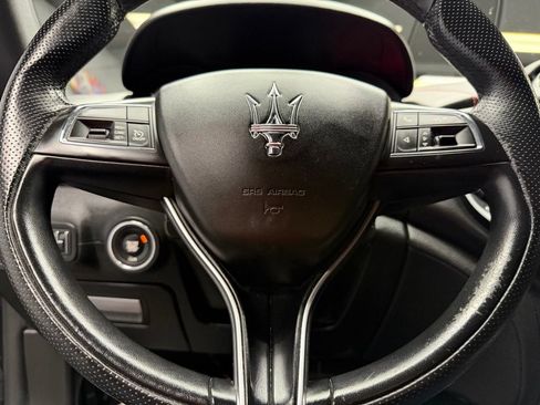 Used 2021 Maserati Ghibli S RWD image 23