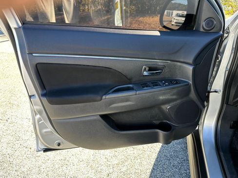 Used 2024 Mitsubishi Outlander Sport ES image 10